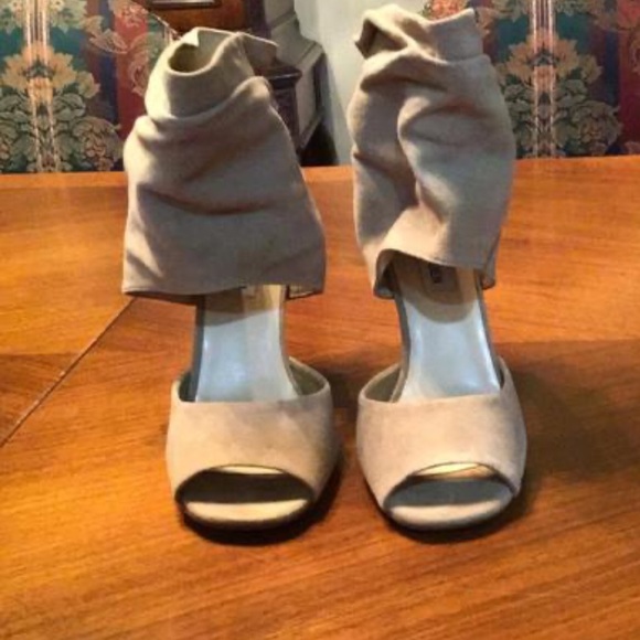 Shoes - Picture 2 of 4